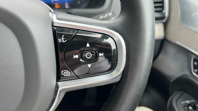 Volvo XC90 2.0 T8 [455] RC PHEV Ultimate Dark 5dr AWD Gtron Estate